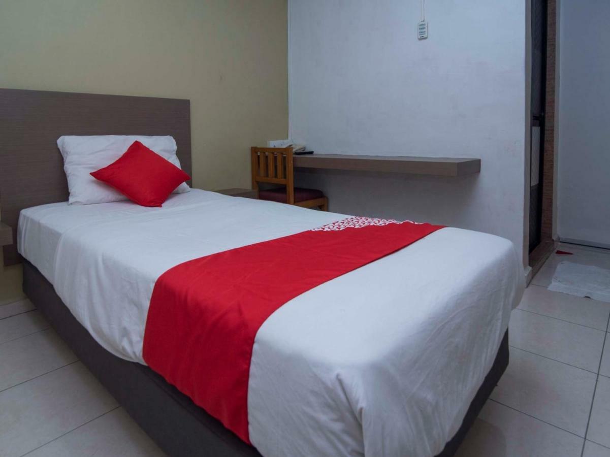 Oyo 434 Marbella Hotel Johor Bahru Dış mekan fotoğraf