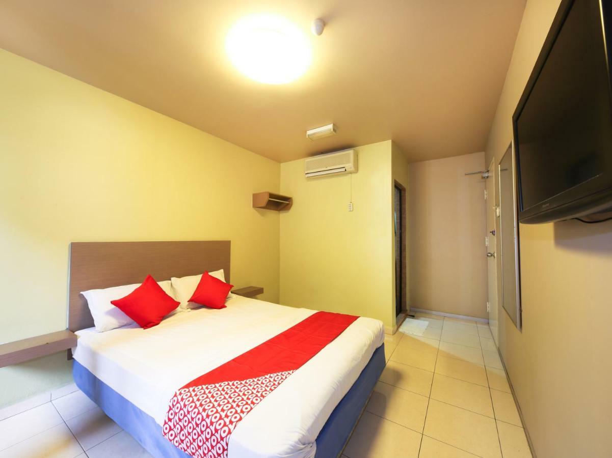Oyo 434 Marbella Hotel Johor Bahru Dış mekan fotoğraf