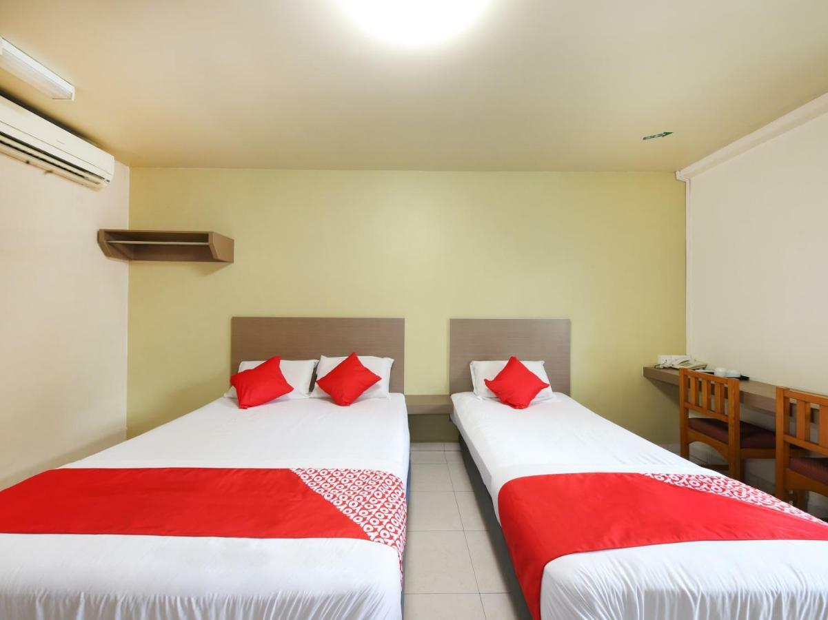 Oyo 434 Marbella Hotel Johor Bahru Dış mekan fotoğraf