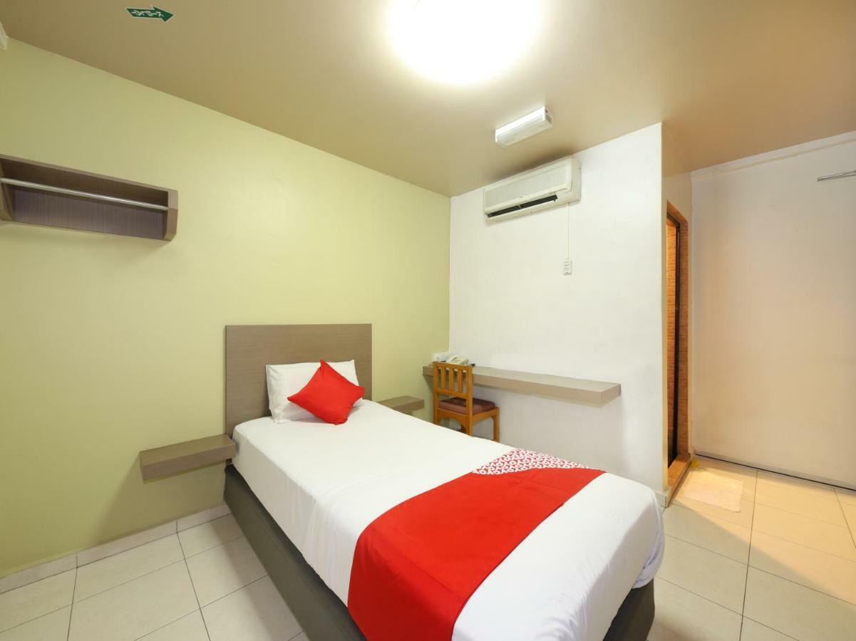 Oyo 434 Marbella Hotel Johor Bahru Dış mekan fotoğraf
