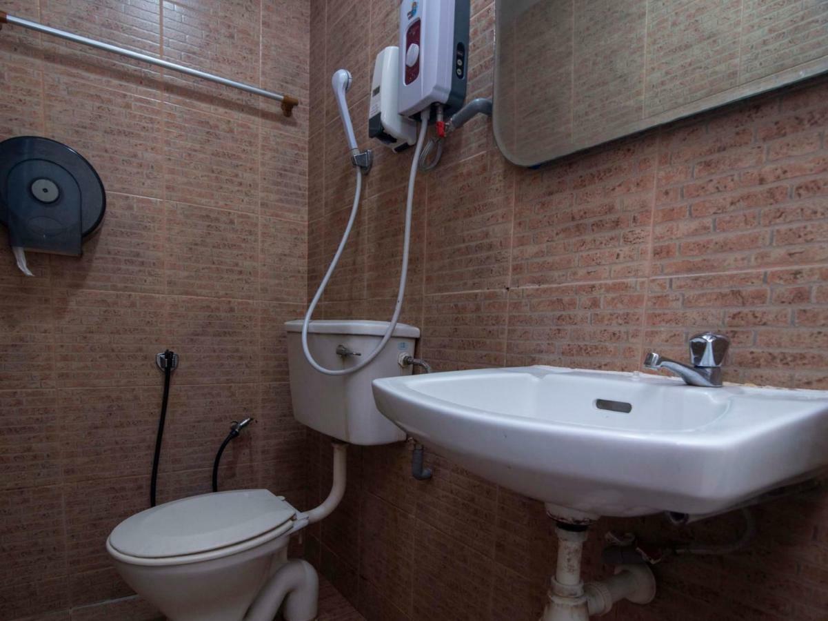 Oyo 434 Marbella Hotel Johor Bahru Dış mekan fotoğraf
