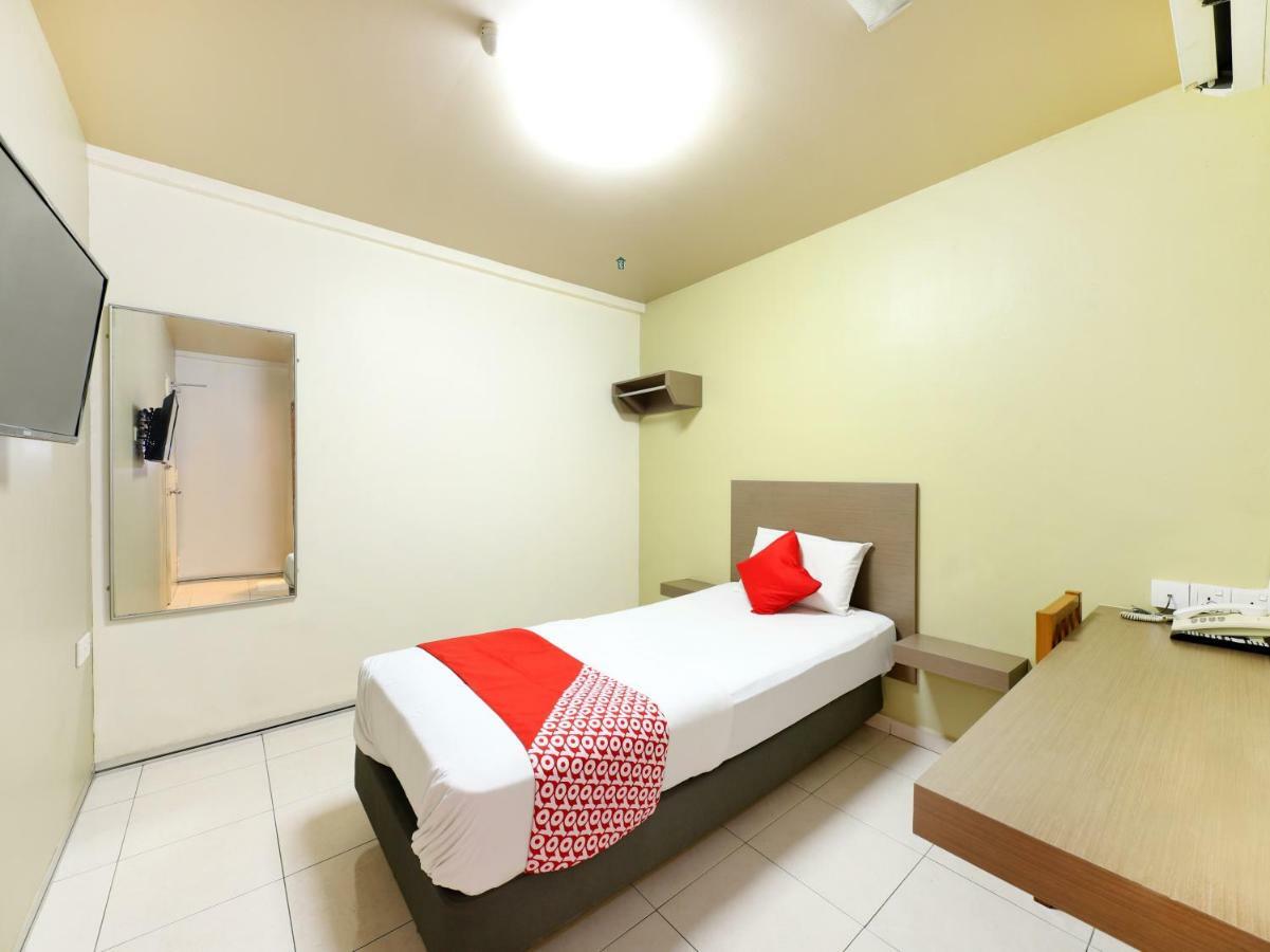 Oyo 434 Marbella Hotel Johor Bahru Dış mekan fotoğraf