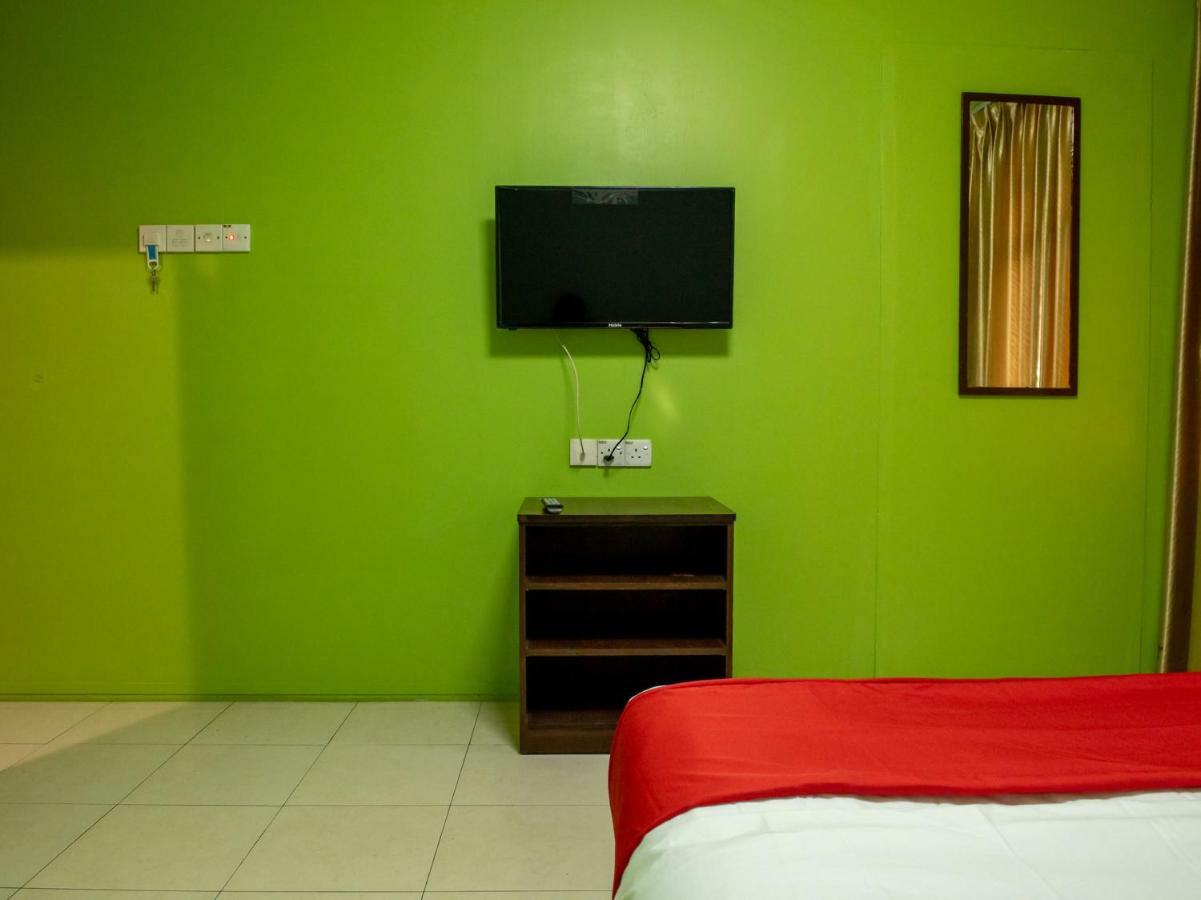Oyo 434 Marbella Hotel Johor Bahru Dış mekan fotoğraf
