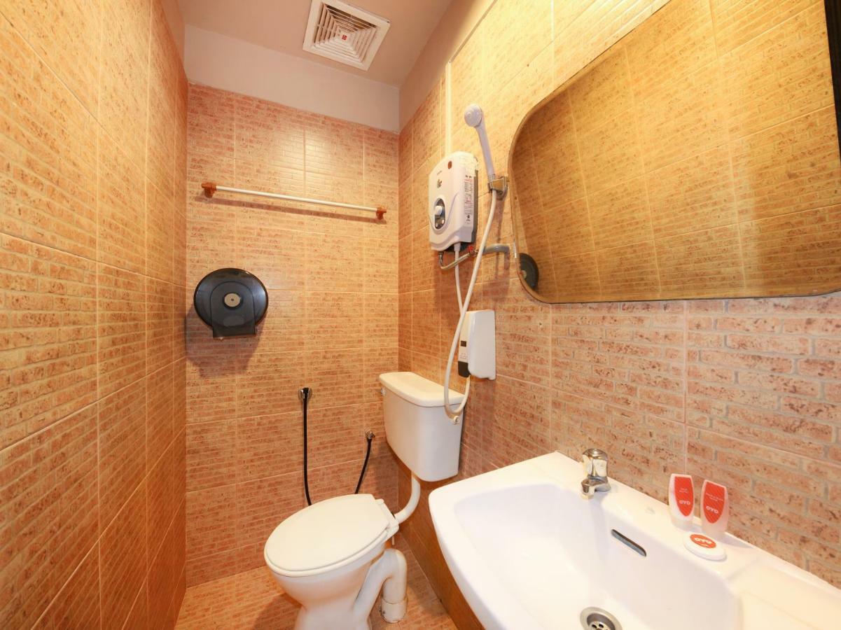 Oyo 434 Marbella Hotel Johor Bahru Dış mekan fotoğraf