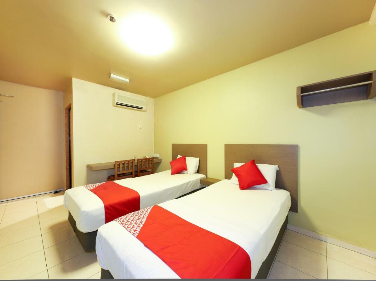 Oyo 434 Marbella Hotel Johor Bahru Dış mekan fotoğraf