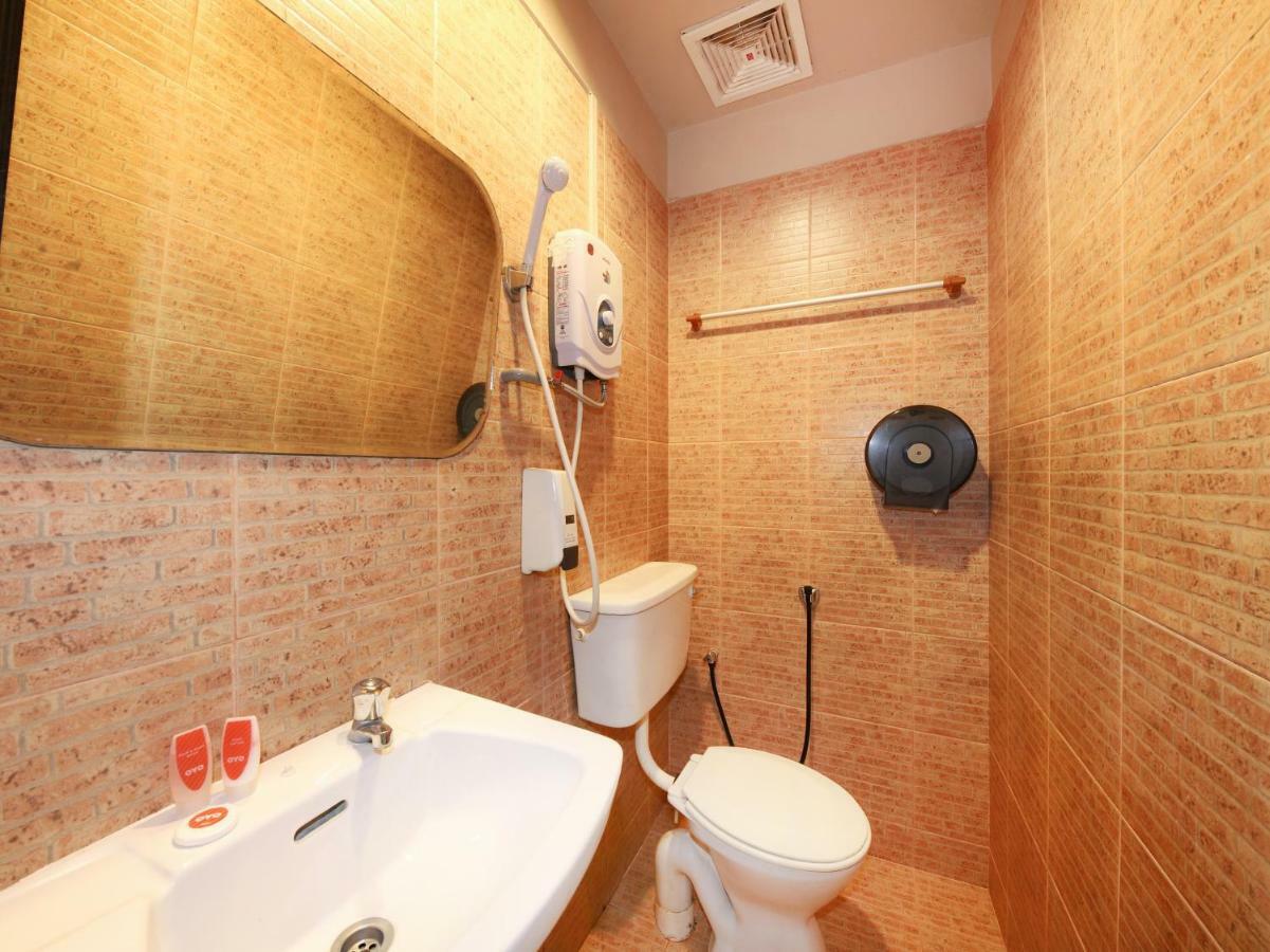 Oyo 434 Marbella Hotel Johor Bahru Dış mekan fotoğraf