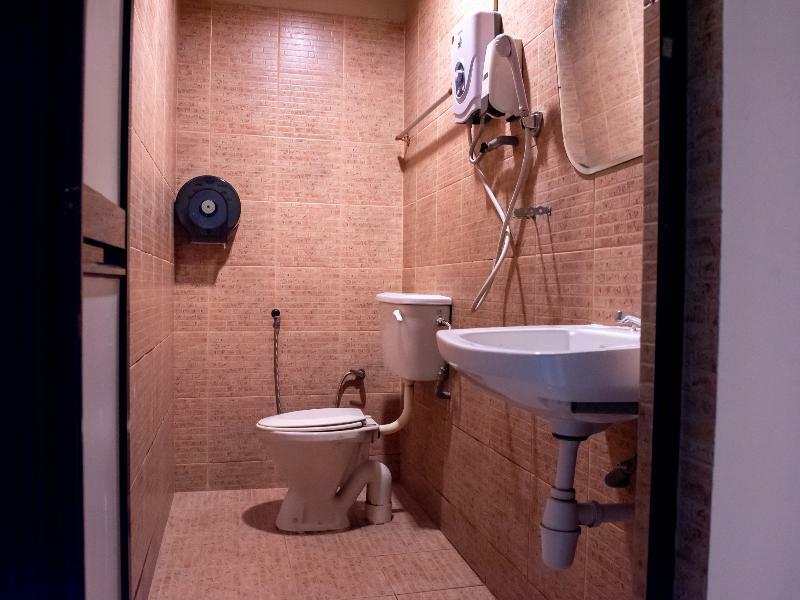 Oyo 434 Marbella Hotel Johor Bahru Dış mekan fotoğraf