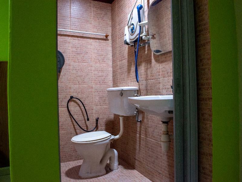 Oyo 434 Marbella Hotel Johor Bahru Dış mekan fotoğraf