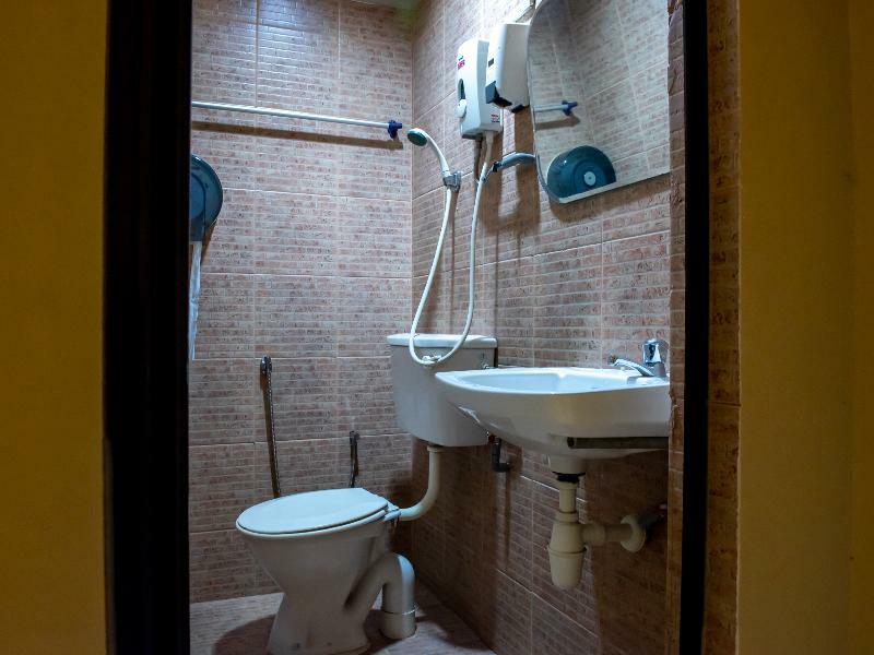 Oyo 434 Marbella Hotel Johor Bahru Dış mekan fotoğraf